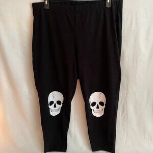 Torrid Comfort Waist Crop Premium Legging - Jersey Skull Knee Black - Size 4X